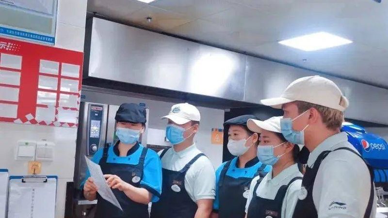餐饮加盟品牌对比：揭秘如何慧眼识珠